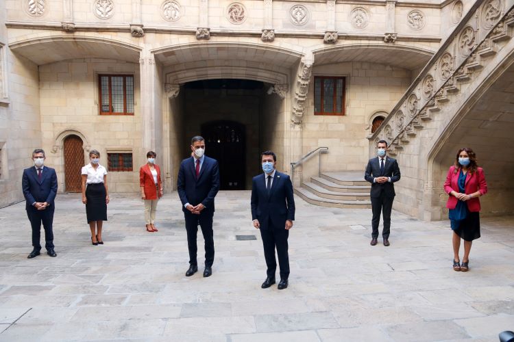 Spanish and Catalan government officials in Barcelona on September 15, 2021 (by Guillem Roset)